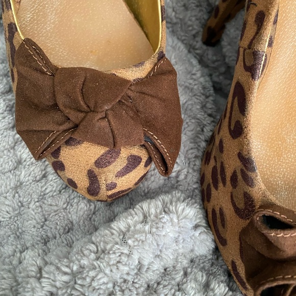 Guess leopard print heels SIZE 7 - Picture 3 of 5